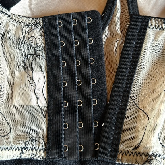 Women’s corset size extra small - Picture 5 of 6